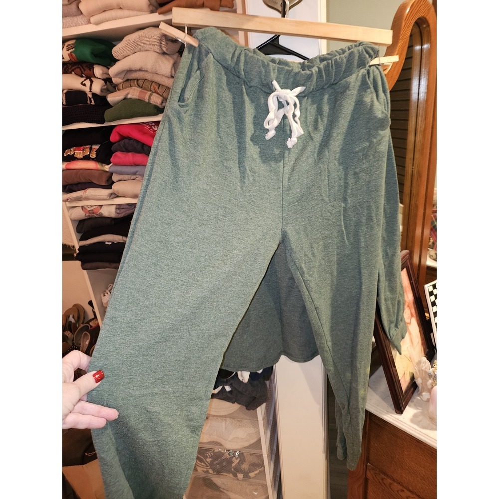 Lounge Set Knit Green Size Small - Picture 2 of 5